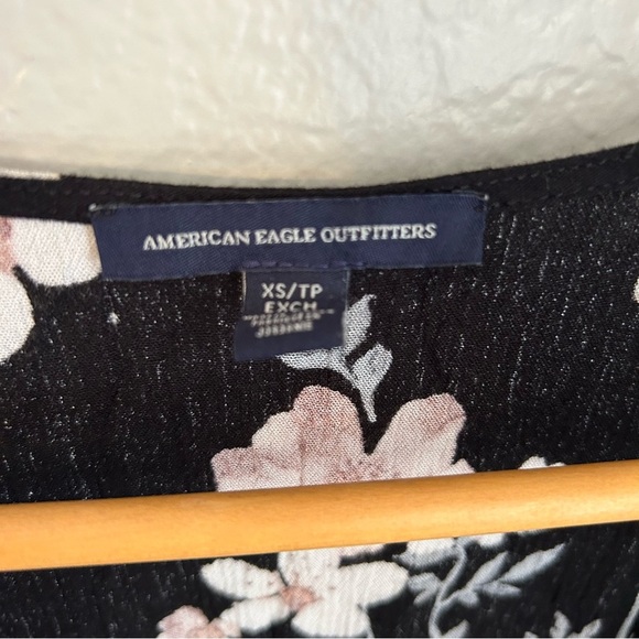 American Eagle Outfitters Black Floral Tie Front Cutout Romper, Size X-Small - Picture 4 of 8